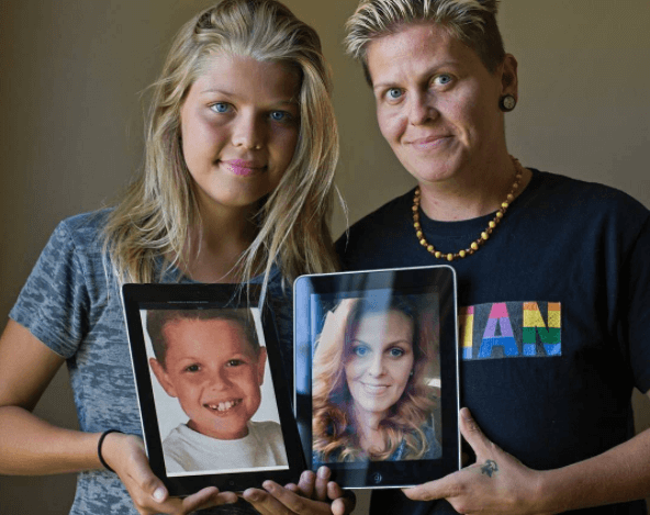 Bijzonder: deze moeder en zoon gaan nu door het leven als... Vader en dochter!