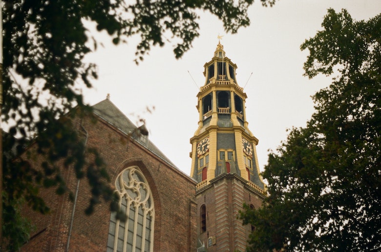 Overheid mag geen persoonsgegevens meer delen met kerken