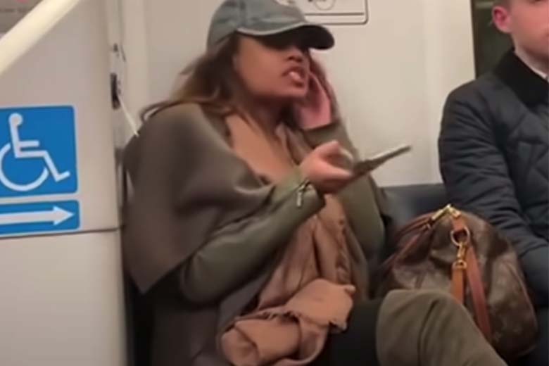 Asociale passagier wordt hard aangepakt door rest van de trein