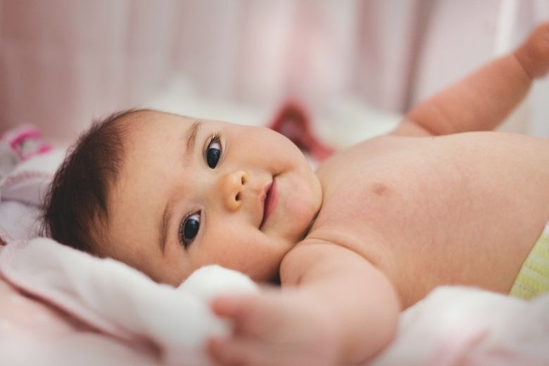 Belangrijke veiligheidswaarschuwing: mogelijk plastic schilfers in babyhapje