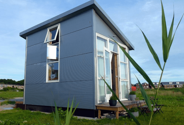 Dit schattige 'tiny house' kost maar 44.000 euro en de binnenkant is echt geweldig!