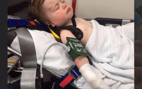 WAARSCHUWING: laat kinderen niet zomaar in de speeltuin spelen met deze hitte! Dit mag geen kind meer overkomen!
