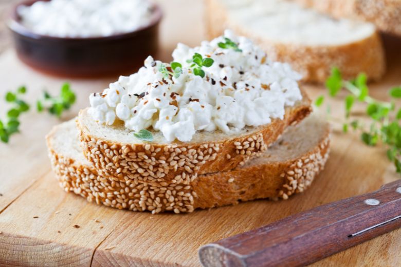 5 redenen om meer hüttenkäse te eten