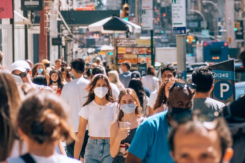 Kabinet wil 23 maart van laatste coronamaatregelen af