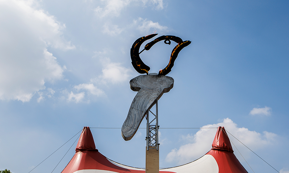 Eerste vrouwelijke veteraan stak het bevrijdingsvuur aan