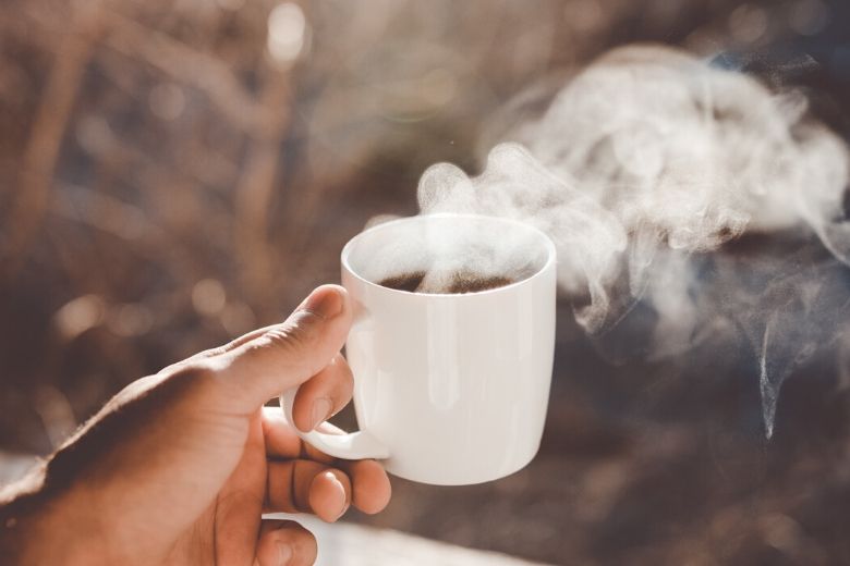 Slaapexpert onthult na welk tijdstip je geen cafeïne meer moet drinken