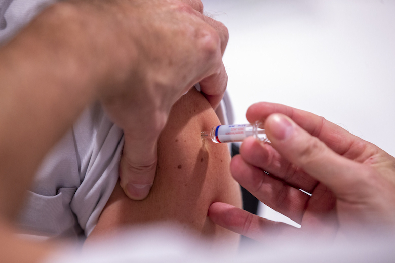 België komt met ontslag voor ongevaccineerd zorgpersoneel
