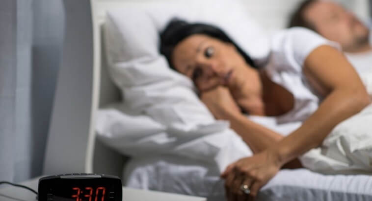 Wordt jij ook vaak 's nachts wakker om te plassen? Hier komt het door en DIT doe je eraan!