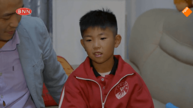 DIT fragment uit BNN-programma 'Trippers' schokt Nederland: "Knuffelen? Daar doen wij niet aan"