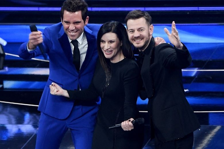 Aha: hier kun je de presentatoren van het Songfestival van kennen