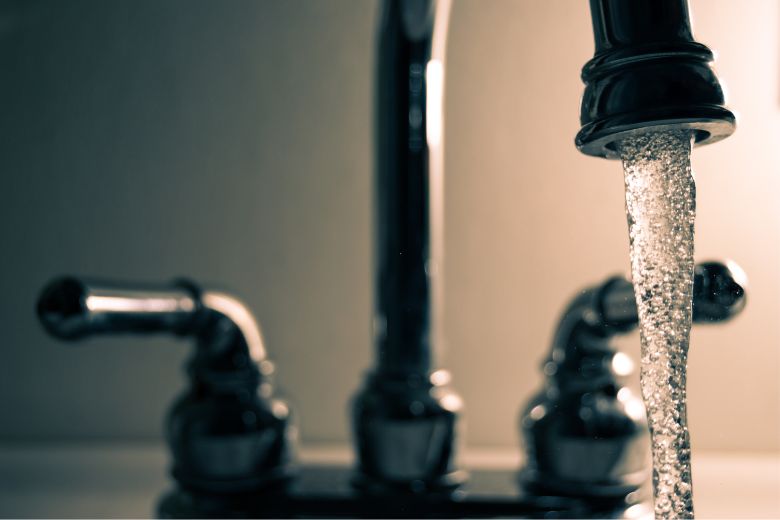 Ah oh: waterbedrijven waarschuwen voor mogelijk tekort aan drinkwater