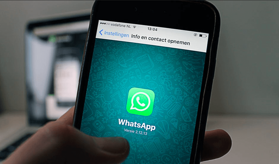 Pas op: nieuw Whatsapp-virus in omloop! Virus maakt stiekem foto's, luistert en leest mee!