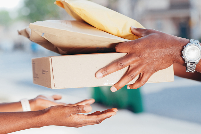 PostNL stopt met briefjes in de brievenbus als bezorger voor een dichte deur staat