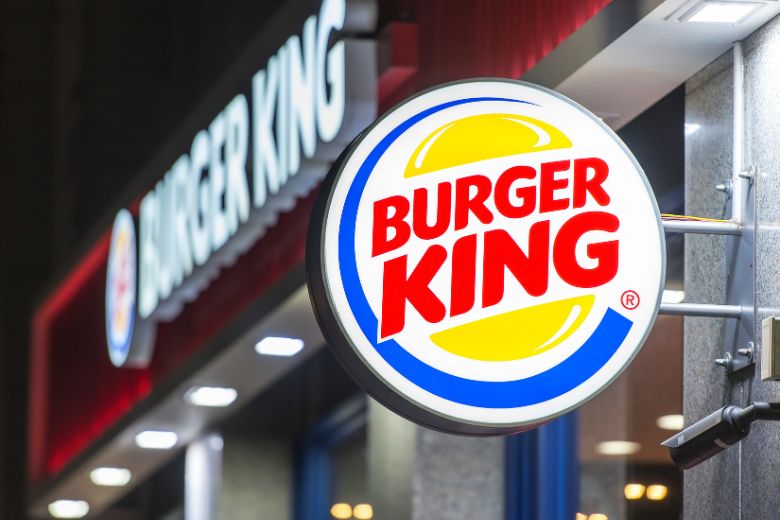 Groep klanten sleept Burger King voor de rechter: Whopper zou te klein zijn