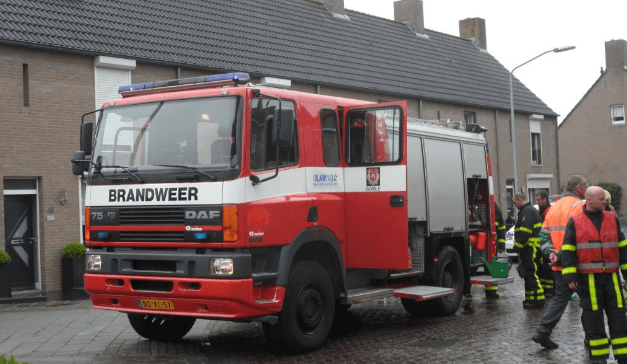Waarschuwing van de brandweer: pas JUIST bij regen op voor brand! Huh...?