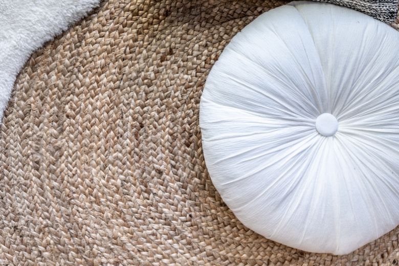 Dit is waarom je een rond vloerkleed in je interieur moet opnemen