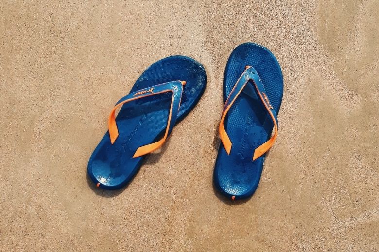 Zomer hack: zo voorkom je dat je uitglijdt op slippers