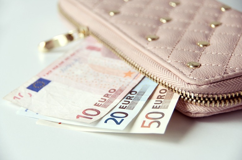 Nederlandse huishoudens zijn volgend jaar gemiddeld 300 euro duurder uit