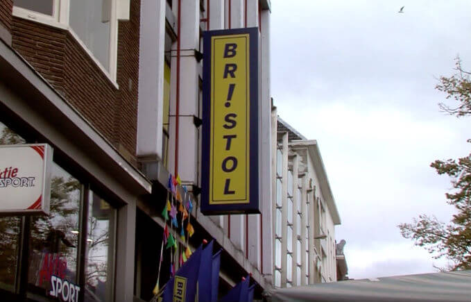 Bristol sluit tegen belofte in tientallen winkels, vele mensen raken hun baan kwijt