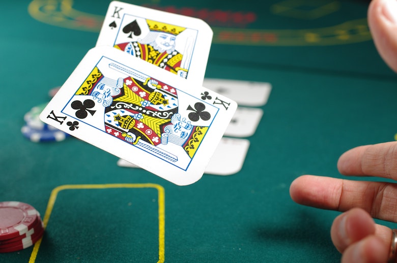 Bonussen bij online casino's: zit er een addertje onder het gras?