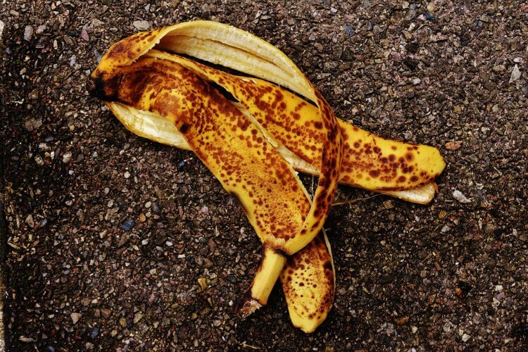 Geniaal: dit is reden waarom je je voeten met een bananenschil moet scrubben