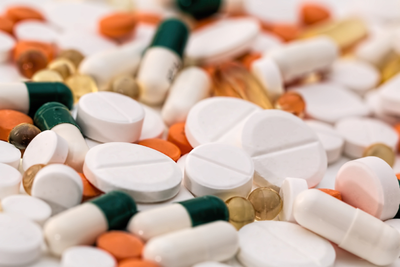 Dit medicijn helpt tegen de bijwerkingen van het coronavaccin