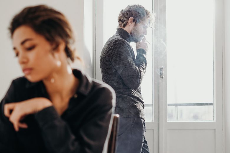 Weg met die vieze tabaksgeur: dit kun je ertegen doen