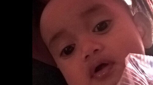Ze raakten hun baby kwijt in Nice gisterenavond en vroegen hulp via social media. Wat een afloop!