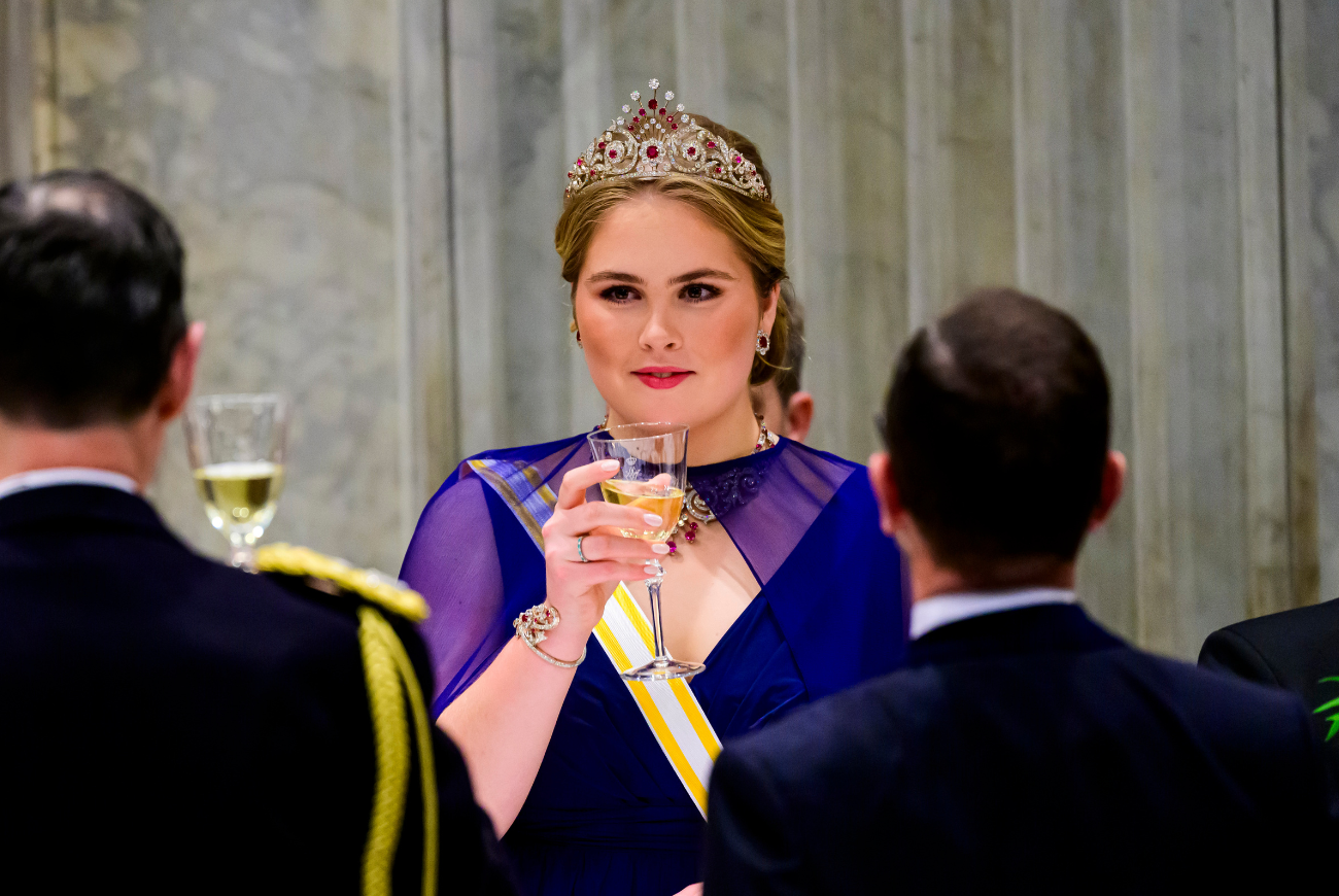 Zien: het allereerste staatsbanket van prinses Amalia