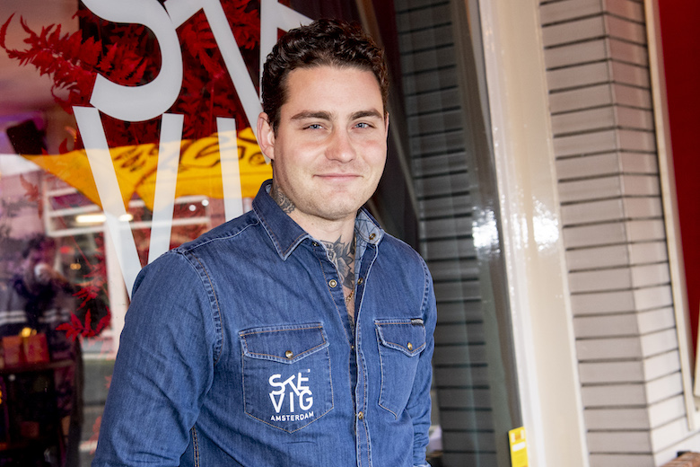 Douwe Bob weer samen met moeder van derde kindje: 'Als het aan mij ligt wel'