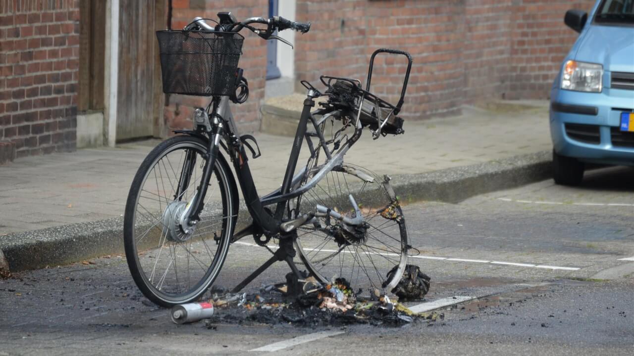 Pas op: heb jij een elektrische fiets? Lees dit dan even, ze kunnen zeer gevaarlijk zijn!