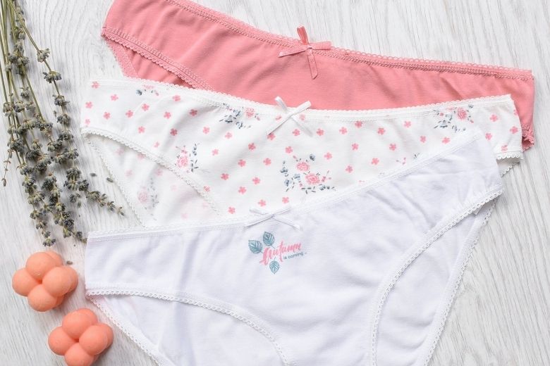 Aha: dít is waarom vrouwenonderbroeken een strikje hebben
