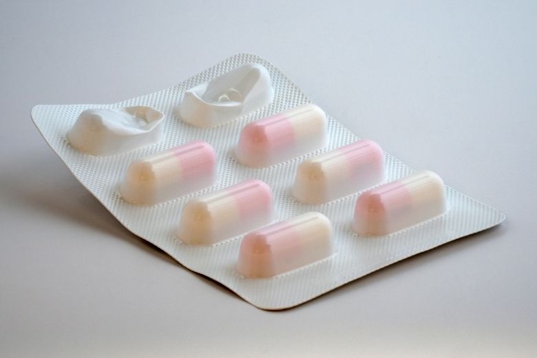 Kun je pijnstillers innemen op een lege maag?