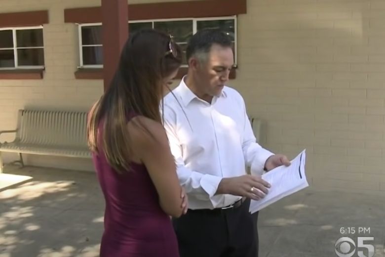 School suspends teenager for the clothes she’s wearing, her father is not pleased