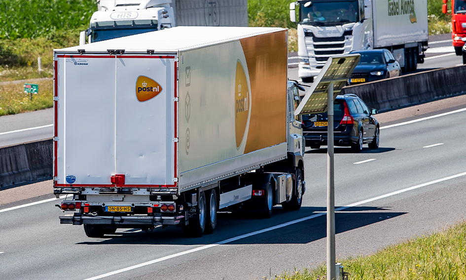 PostNL schrapt honderden banen vanwege bezuinigingen