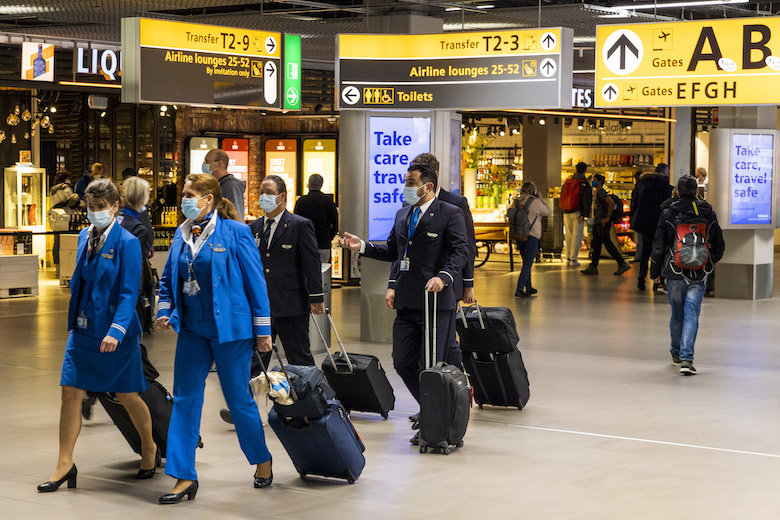 Drukte op Schiphol overleven? Dit zijn je opties en je rechten
