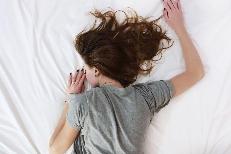 Deze 6 symptomen wijzen op een slaaptekort