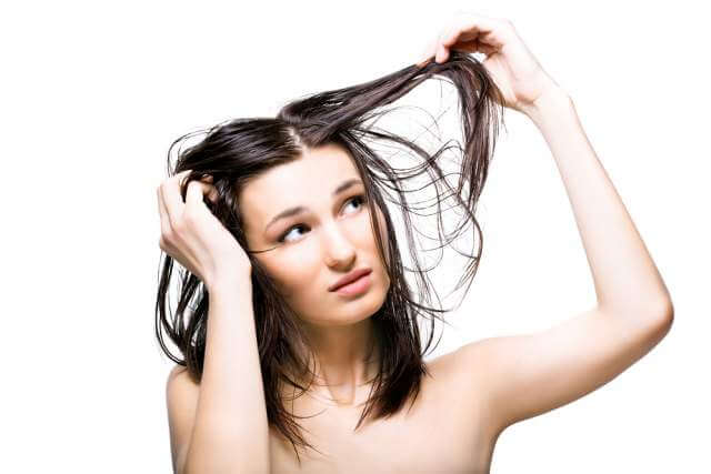 Ook altijd zo snel vette haren? Met deze eenvoudige tip niet meer, dit moet je even lezen!