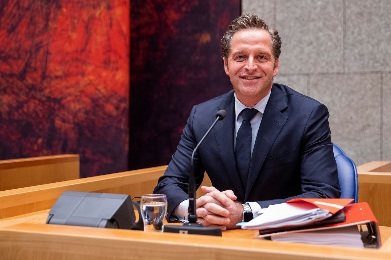 Dochter Hugo de Jonge wil niet meer samen met haar vader over straat