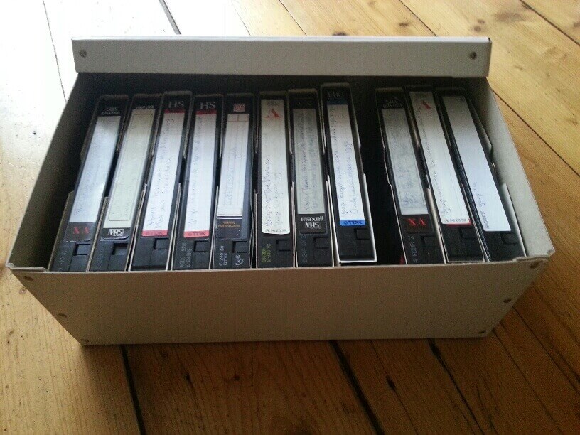 Heb jij nog videobanden thuis liggen met leuke herinneringen? Dit MOET je echt even zien!