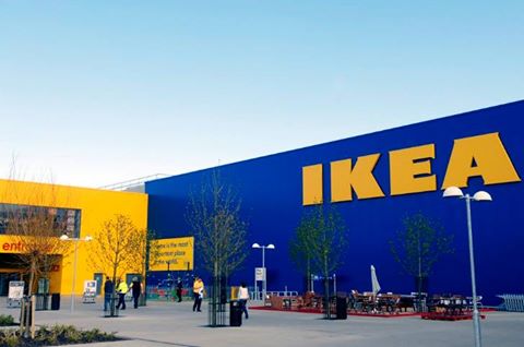 IKEA is de held van de dag! Ze hebben een student in rolstoel enorm verrast voor Kerst!