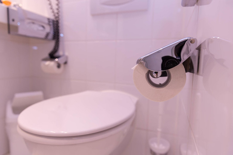 Waarom je een doekje met azijn in je toiletpot moet leggen