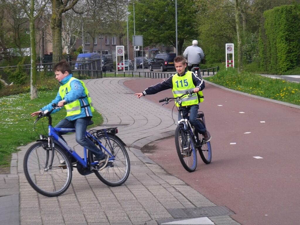 OPROEP: De scholen zijn weer begonnen! Deel dit bericht met je vrienden en laat onze kinderen veilig naar school gaan!