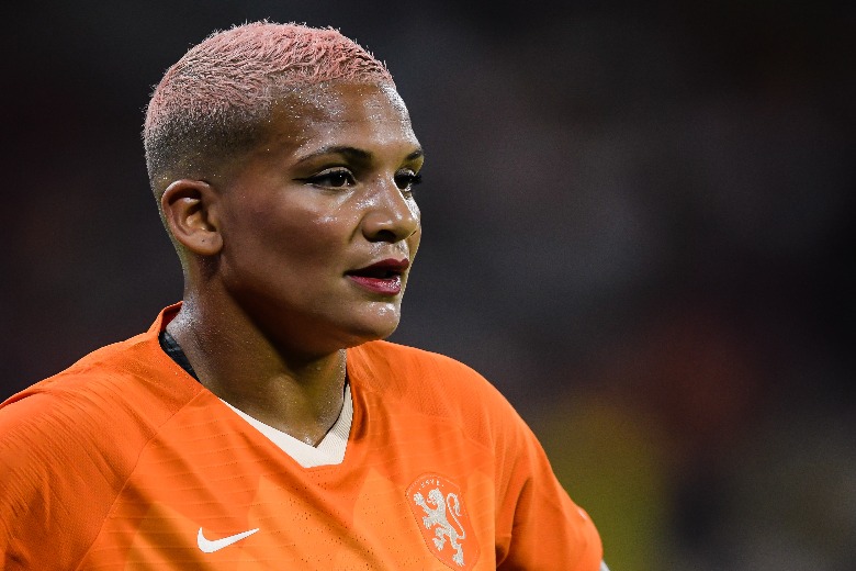 Oranje Leeuwin Shanice van de Sanden papt aan met Amerikaanse tegenstander