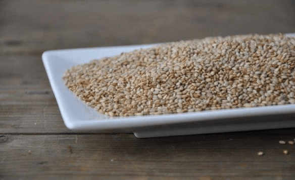 WAARSCHUWING: heb je sesamzaad van deze merken gegeten? Neem dan contact op met de huisarts vanwege salmonellabacterie! Delen svp!