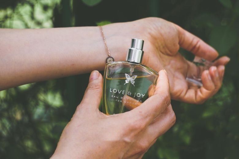 Handige lifehacks: zo geniet je de hele dag van je parfum