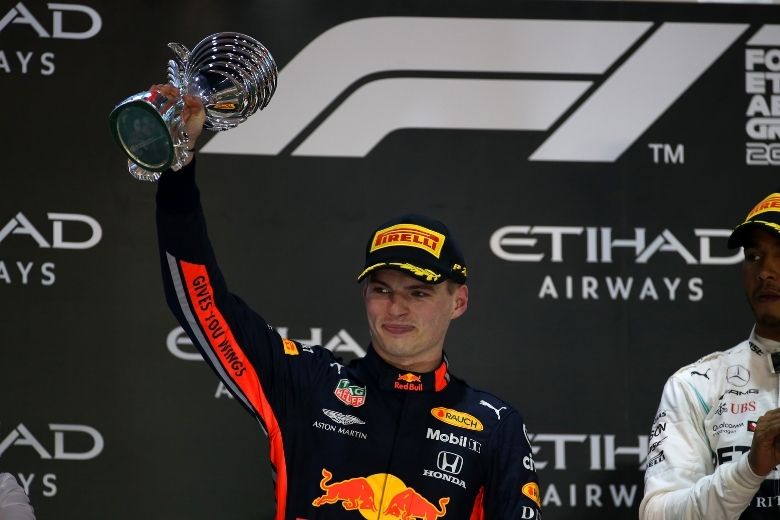 Fans vragen zich af: is dit de nieuwe vriendin van Max Verstappen?