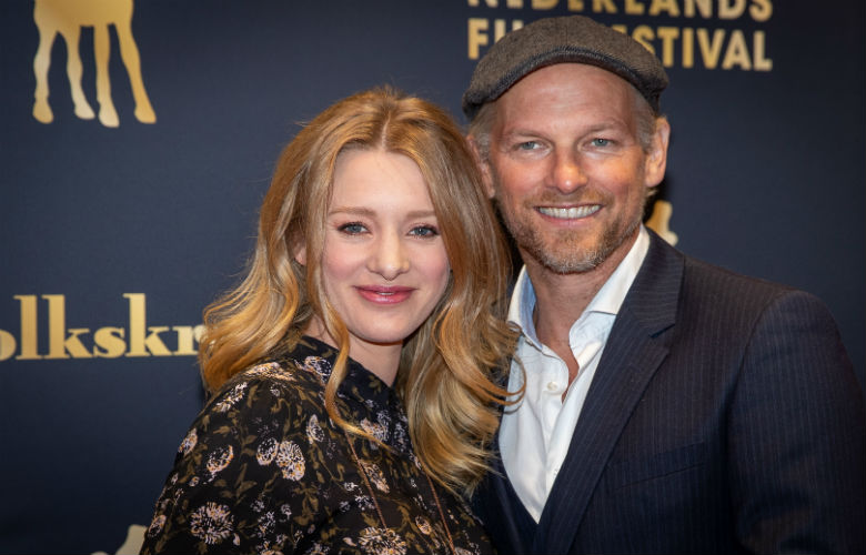 Noortje Herlaar en Barry Atsma zijn de trotse ouders geworden van een meisje