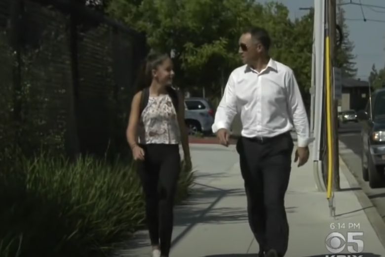 School suspends teenager for the clothes she’s wearing, her father is not pleased