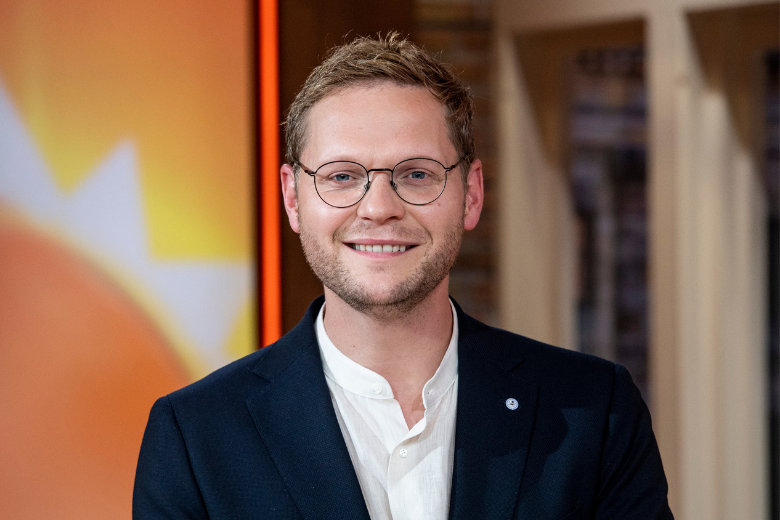 Luuk Ikink en zijn vrouw onthullen geslacht van derde kindje